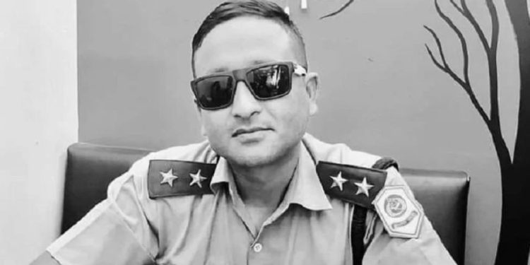 बसको ठक्करबाट घाइते भएका ट्राफिकका सई टोपबहादुर खत्रीको मृत्यु