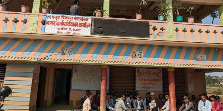 रौतहट : दुईपक्षीय सहमति पछि शिक्षकको आन्दोलन स्थगित
