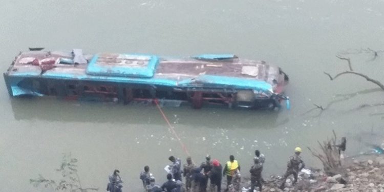 त्रिशूली बस दुर्घटनामा थप एक जनाको शव फेला
