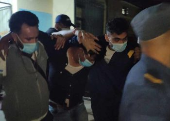 मधेश प्रदेश : प्रहरीले गोली चलाएर एक जना अपराधीलाई लियाे नियन्त्रणमा