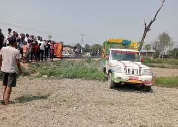 सिरहामा गाडीको ठक्करबाट एक बालकको मृत्यु