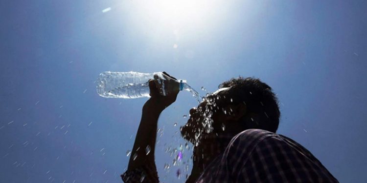 भारतको दिल्लीमा अहिलेसम्मकै उच्च गर्मी, तापक्रम ५२.३ डिग्री