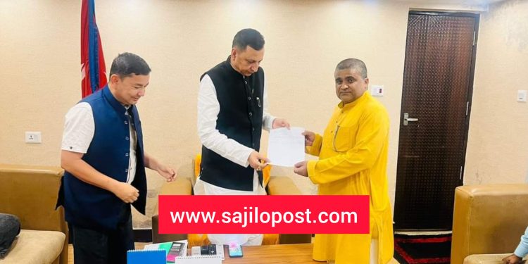 मधेश सरकारबाट बाहिरियो माओवादी, अल्पमतमा सरकार
