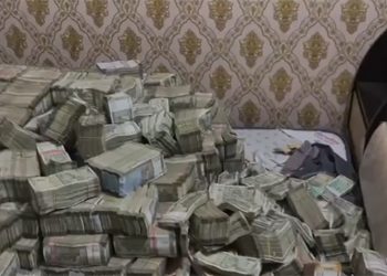 भारतको झारखण्डका सचिवको घरबाट ३५ करोड भारु बरामद