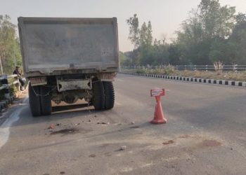 धनुषामा रोकिराखेको ट्रिपरमा मोटरसाइकल ठोक्किँदा एक जनाको मृत्यु