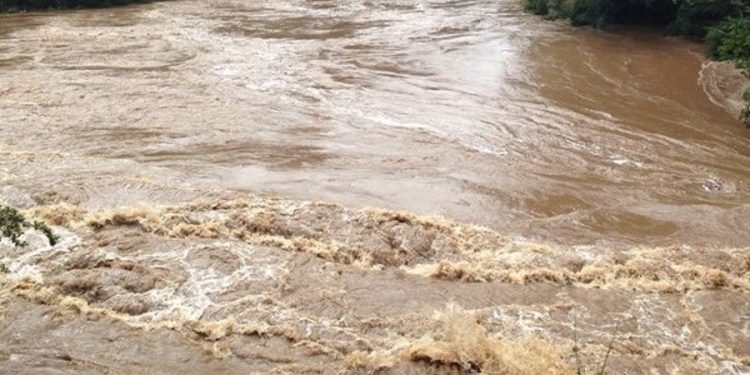 सिरहाको लहानमा नुहाउन गएका दुई बालकलाई बाढीले बगाउँदा मृत्यु
