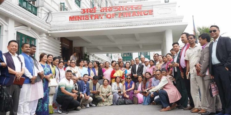 अनुदान कटौतीको निर्णय ७ दिनभित्र सच्याउन स्थानीय तहको अल्टिमेटम