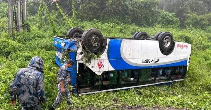 मधेस प्रदेश : बस दुर्घटना हुँदा १४ जना घाइते