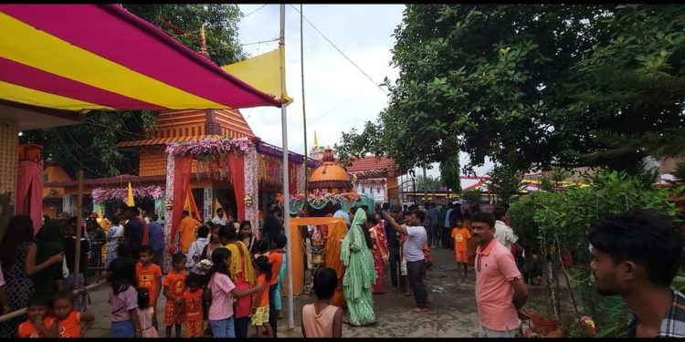 साउनको पहिलो सोमबार जनकपुरधामस्थित कपिलेश्वरनाथ महादेव मन्दिरमा श्रद्धालु भक्तजनहरूको घुइँचो (फोटो फिचर)