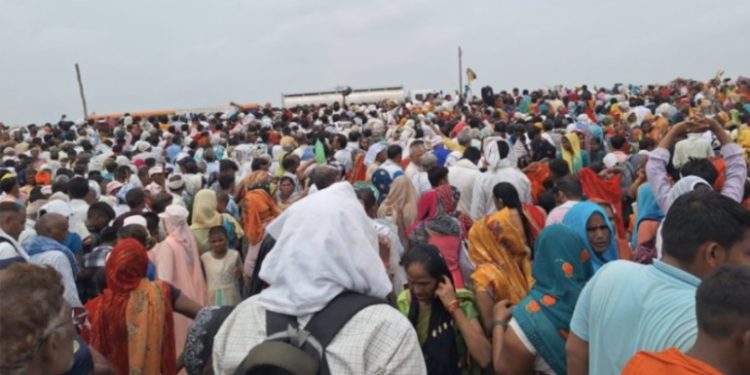 उत्तर प्रदेशको हाथरसमा सत्संगमा भागदौड हुँदा १२० जनाभन्दा बढीको मृत्यु