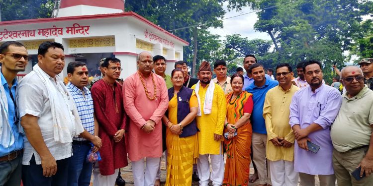 मुख्यमन्त्री सतिश सिँहले गरे टुटेश्वरनाथको दर्शन