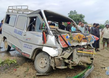 सिरहामा टिपरले यात्रु सवार विंगरलाई ठक्कर दिदा केहि यात्रु घाईते