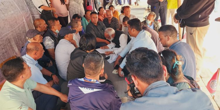 सहकारी पीडितको आन्दोलनमा राजेन्द्र महतोको ऐक्यबद्धता