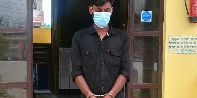मधेस प्रदेश : सादा पोसाकको प्रहरी हुँ भन्दै रकम असुली गर्ने पक्राउ