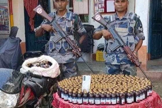 सशस्त्र प्रहरीले महाेत्तरीको सम्सी सीमा इलाकाबाट बरामद गर्यो प्रतिबन्धित लागूऔषध कोडाइन ३६० बोतल