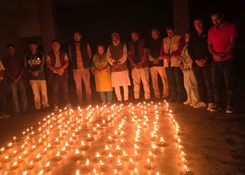 बाढी पहिरोमा ज्यान गुमाएकाहरुको आत्माको चिरशान्तिका लागि दीप प्रज्वलन