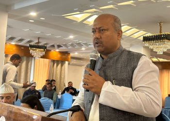 विकासका लागि गौरवका योजना समयमा सम्पन्न हुनुपर्छ : मुख्यमन्त्री सिंह