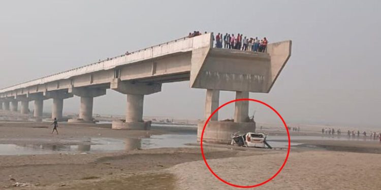 गुगल म्यापको कारण अधुरो पुलबाट खस्यो कार, तीनजनाको मृत्यु