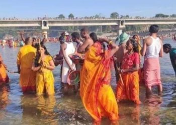 आज कमला नदीमा स्नान गर्ने श्रद्धालुको घुइँचो