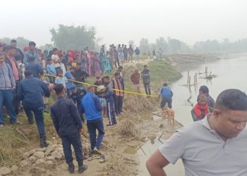 कार्तिक पूर्णिमाको क्रममा स्नान गर्न कमला नदी पुगेका एक बालक डुबेको तिनदिन पछी आफैँ तैरिए