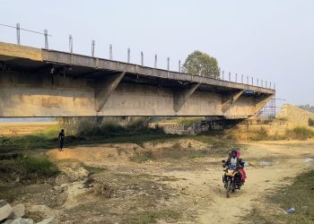 सप्तरीको मुतनी खोलामा आठ वर्ष बितिसक्दा पनि पुल निर्माणको काम अधुरै