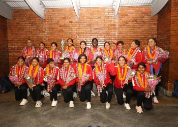 विश्वकपमा छनोट भएको नेपाली महिला टोलीलाई विमानस्थलमा भव्य स्वागत