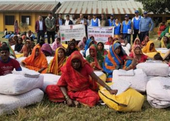 सिरहा : दलित बस्तीमा सिरक वितरण