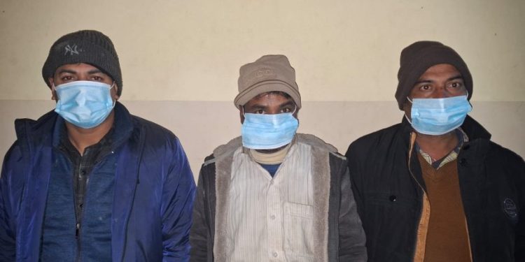 अबैध लागु औषध गाँजा सहित तीन भारतीय पक्राउ