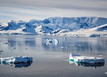 बैज्ञानिकहरूले भेटाए १२ लाख बर्ष पुरानो बर्फको टुक्रा