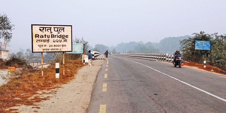 कमला–पथलैया सडक निर्माण सुस्त