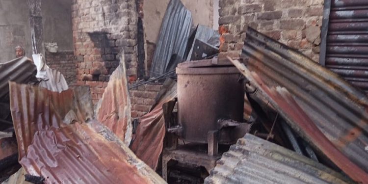प्लास्टिक उद्योगमा आगलागी, चार करोडभन्दा बढी क्षतिको अनुमान