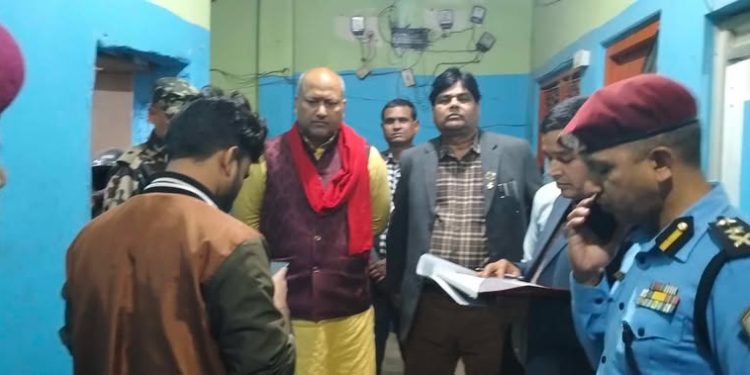 सरकारको निर्देशन अवज्ञा गर्ने एक अवैध अस्पताल सञ्चालक पक्राउ