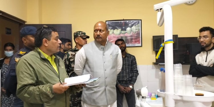 मुख्यमन्त्री सिँहले गरे बर्दिवासका आठ अस्पताल अनुगमन, पाँचलाई बन्द गर्न निर्देशन