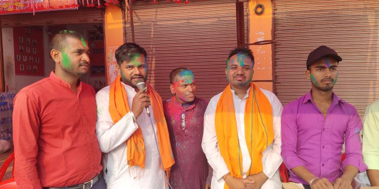 जनकपुर जेसीज द्वारा परिक्रमा तिर्थालुहरुलाई नि:शुल्क खाद्यान्न सामाग्री वितरण