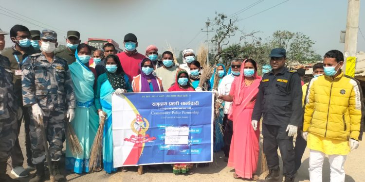 सरसफाइ अभियानमा जुटे सप्तरीको बोदे बर्साईन नगरपालिकाका नगर प्रमुख सिंह