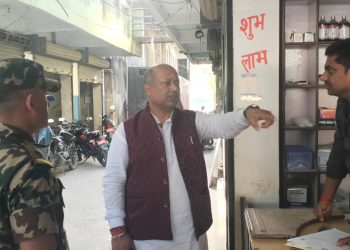 सप्तरीको बोदेबर्साइनमा मुख्यमन्त्री सिँहको अनुगमन, पाँचमध्ये चार अस्पताल बन्द गर्न निर्देशन