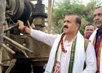 धनुषा : सिचाईका लागि सीतापुर खाेरियामा ट्युवेल शिलान्यास