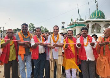 मटिहानीमा रहेको मणिराम बाबा कुट्टीको नव-निर्मित कम्पाउण्ड वालको उद्घाटन सम्पन्न ।