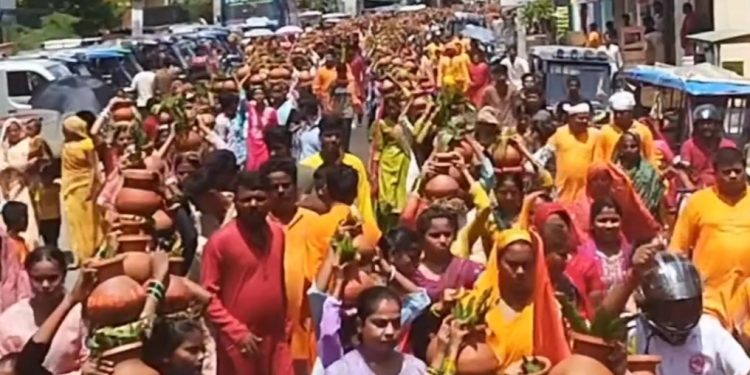 कपिलेश्वरनाथ मन्दिरमा लाग्ने श्रावण पुजनोत्सव मेलाको भव्य कलश यात्रा निकालियो