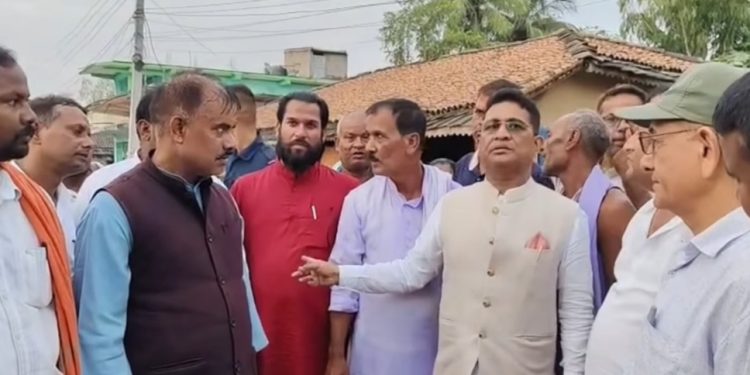 पूर्व उपप्रधानमन्त्री महासेठले गरे क्षिरेश्वरनाथमा विकास योजनाको अनुगमन, गुणस्तरीय निर्माणमा जोड