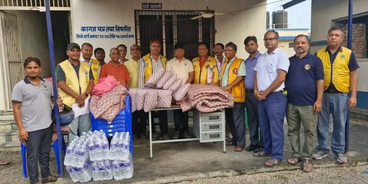 जिल्ला ट्राफिक प्रहरी कार्यालय धनुषालाई लायन्स तथा लियो क्लबको सहयोग