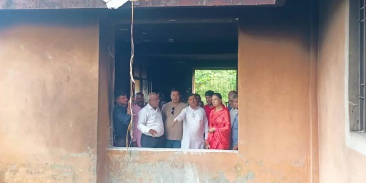 जनकपुरधाममा जेनजी आन्दोलनका क्रममा क्षति पुगेका स्थलको एमाले नेतृ महतोद्वारा निरीक्षण