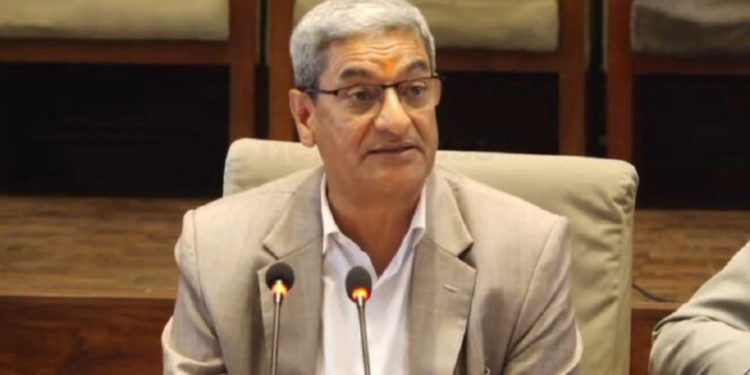 गृहमन्त्री लेखकले दिए राजीनामा