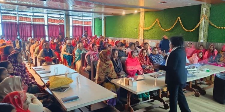 जीवन विकास लघुवित्त वित्तीय संस्था शाखा कार्यालय जनकपुरको सदस्यहरुलाई ईसेवाको वित्तीय साक्षरता तालिम