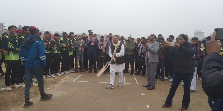 जनकपुरधाममा पाँचौँ अन्तर विद्यालय स्तरीय टि–२० क्रिकेट प्रतियोगिता सुरु,सभामुख रामआशिष यादव द्वारा उद्घाटन