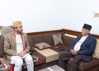 गुण्डुमा अध्यक्ष ओली र मन्त्री खरेलबीच भेटवार्ता