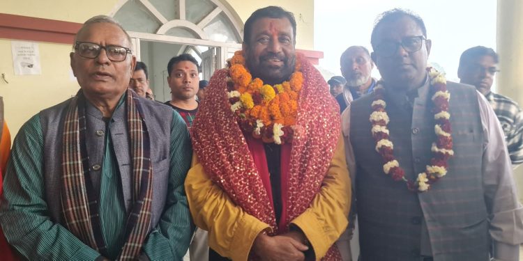 धनुषा क्षेत्र नं ३ मा कांग्रेस नेता निधिको उम्मेदवारी दर्ता