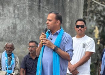 विकास र सुशासनको एजेन्डासहित धनुषा–३ मा मनिष झा घरदैलो अभियानमा