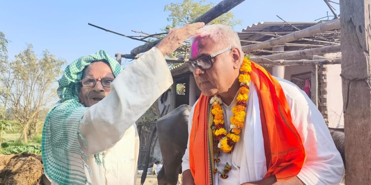 धनुषा २ मा एमालेका उम्मेदवार उमाशंकर अरगरिया जनताको घरदैलो कार्यक्रम तीब्र