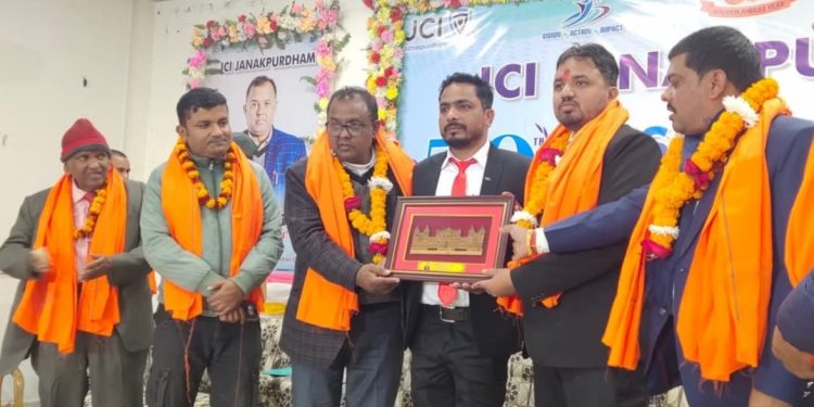 जनकपुरधाम जेसिजका मनोहर ठाकुर ‘बेस्ट अफ जेसिज २०२५’ अवार्ड बाट सम्मानित